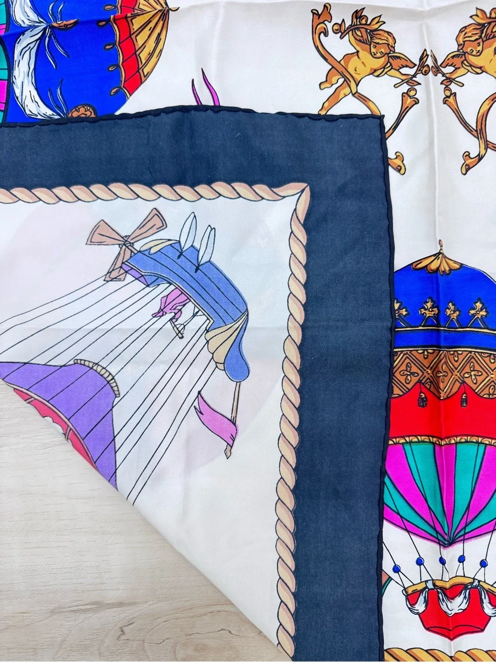 Vintage Hot air balloon Scarf balloon motifs square